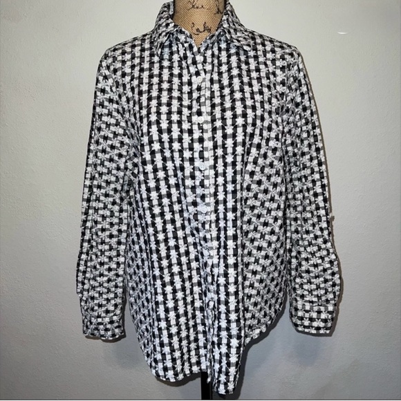 SnoSkins Black and White Button up Top XL - Picture 13 of 13